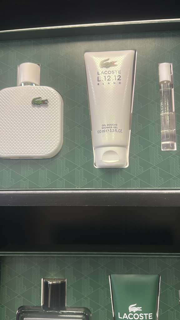Lacoste con perfume y gel de ducha